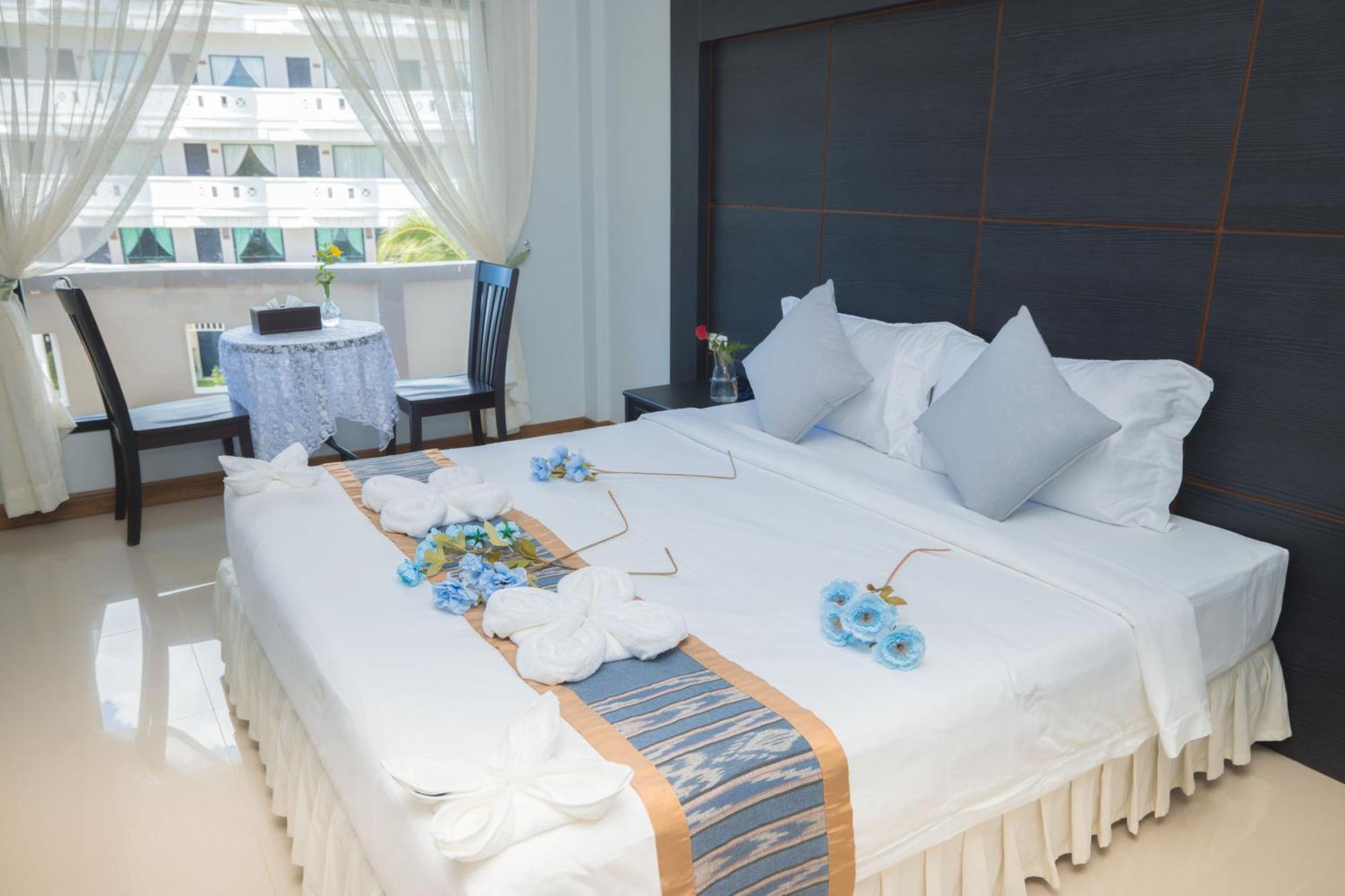 Blue Carina Hotel Phuket Eksteriør billede
