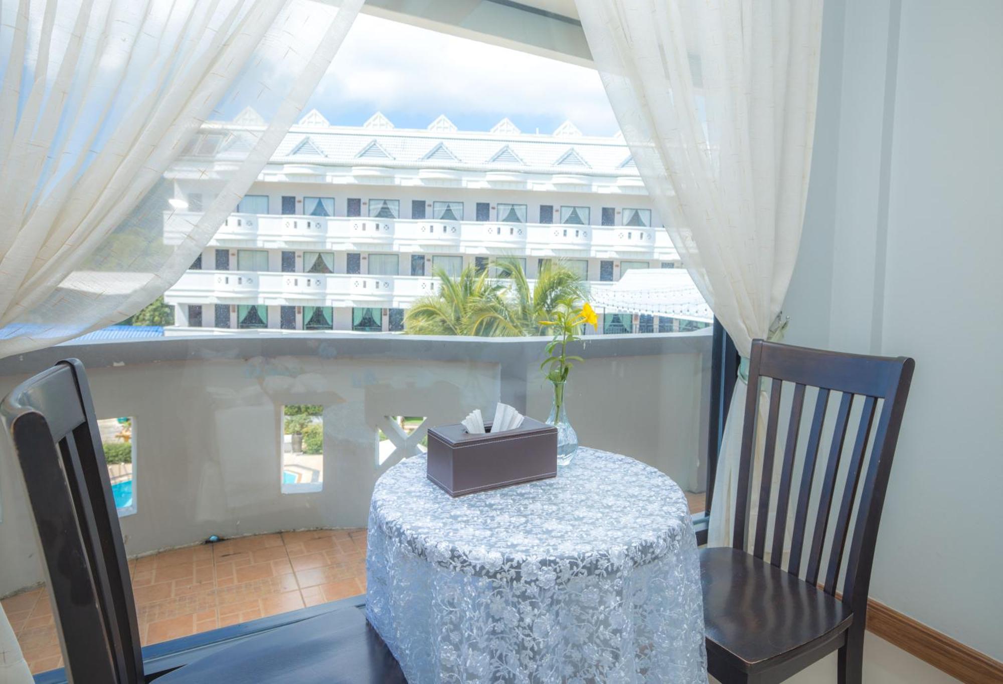 Blue Carina Hotel Phuket Eksteriør billede